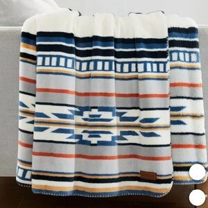 PENDLETON PLUSH THROW - SALTILLO STRIPE